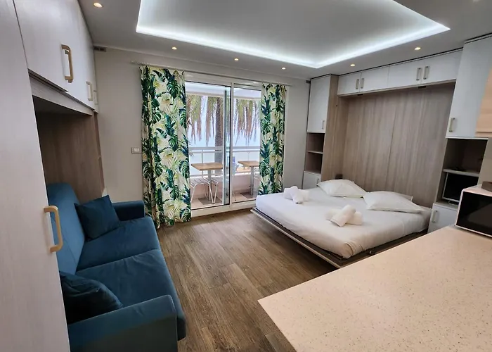 Bluemarine, Vista Mare * Μεντόν